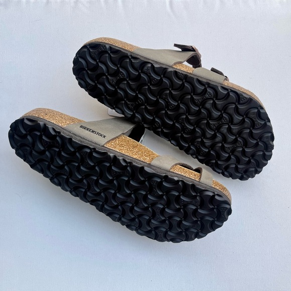 NWT Birkenstock Sandal Mayari
Birkibuc Mocha Brown copper buckle. New. - Picture 7 of 15